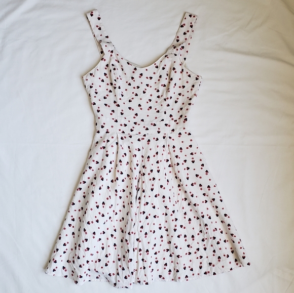 LC Lauren Conrad Dresses & Skirts - Lauren Conrad x Disney Minnie Mouse Print Dress